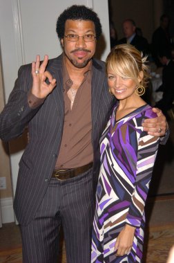 Girlz Hood Öğle Yemeği