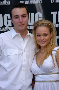 T.U.G. ve evrensel nihai tüm beyaz dinleme bölümü mevcut