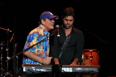 katrina yardım konseri k-dünya ve klsx tarafından barındırılan