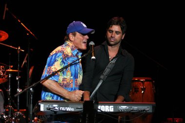 katrina yardım konseri k-dünya ve klsx tarafından barındırılan