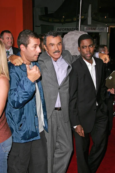 Adam Sandler, Burt Reynolds and Chris Rock at the The Longest Yard World Premiere, Graumans Chinese Theatre, Hollywood, CA 05-19-05 — Stock Photo, Image