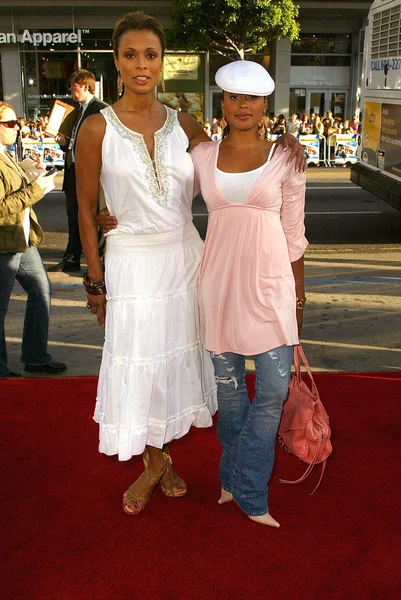 Valarie pettiford ve özü atkins