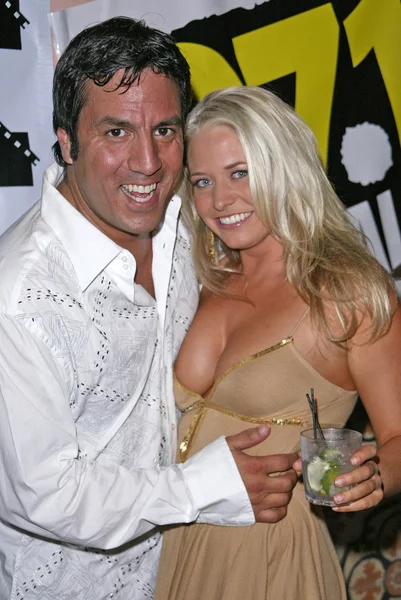 CD release parti düğün crashers