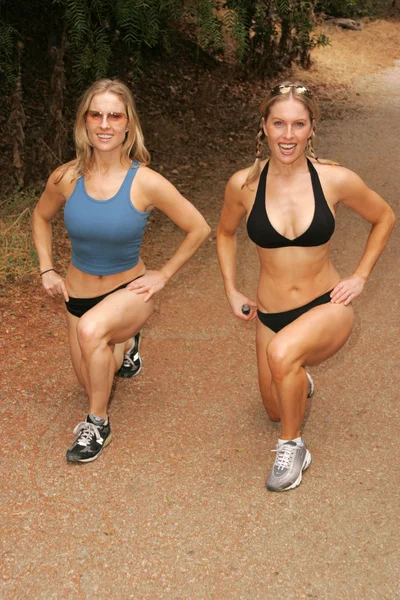 Workout mit den Zwillingen am Set von twinstv — Stockfoto