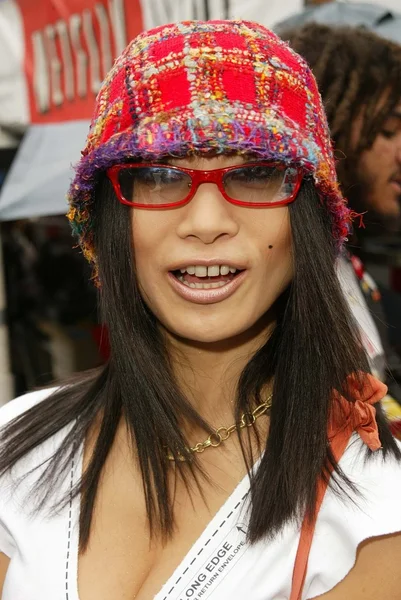 Bai ling ve eetflix star wars hayranları için dvd Rölyef teslim