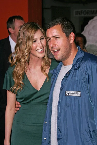 Adam Sandler y Jackie Titone en el estreno mundial de The Longest Yard, Graumans Chinese Theatre, Hollywood, CA 19-05 —  Fotos de Stock