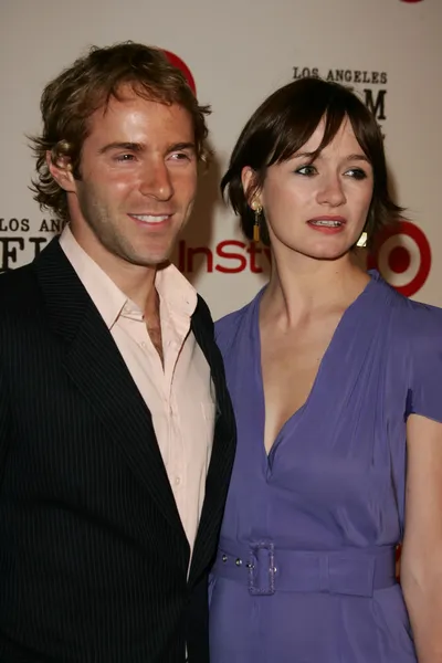 Alessando nivola en emily mortimer op de geest van onafhankelijkheid awards, ligging, westwood, ca 06-25-05 — Stockfoto