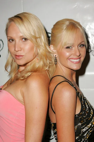 Alana Curry and Katie Lohmann at the Jelessy Collection Summer Party. Cabana Club, Hollywood, CA. 08-17-05 — Stock Photo, Image