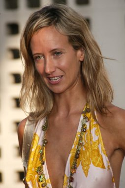 bayan victoria hervey