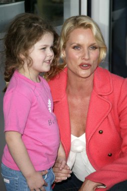 Soğuk taş süthane'nın dondurma pasta sosyal