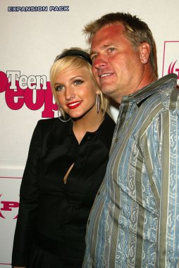 Ashlee Simpson, Joe Simpson