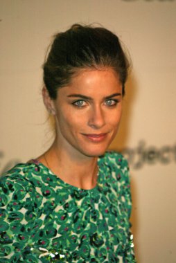Amanda Peet
