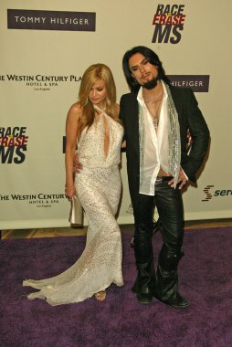 12 yıllık yarış MS silmek için