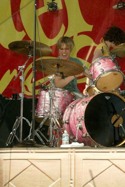 Jesse Mccartney Milton Bradley'nın Twister hamle oyun teşvik etmektedir.