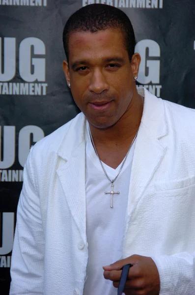 T.U.G. ve evrensel nihai tüm beyaz dinleme bölümü mevcut