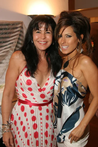 Maria conchita alonso ve kerri karabag