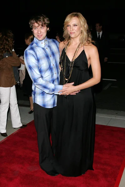 Toni Collette y su marido Dave — Foto de Stock