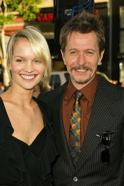 Gary Oldman and date Elsa — Stock Photo, Image