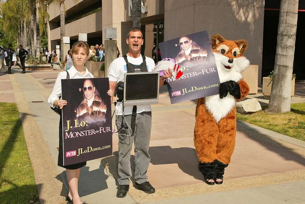 Protestas de PETA Jennifer López —  Fotos de Stock