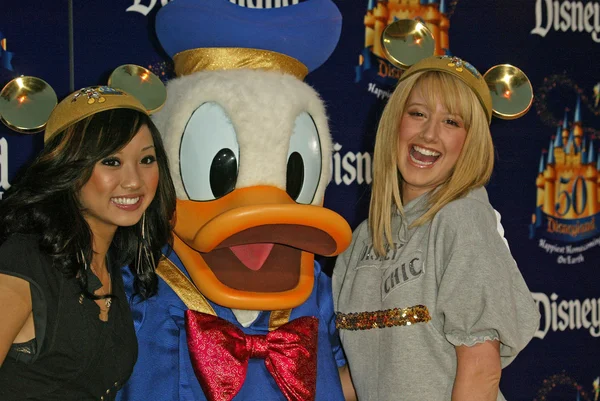 Brenda strong, donald duck und ashley tisdale — Stockfoto