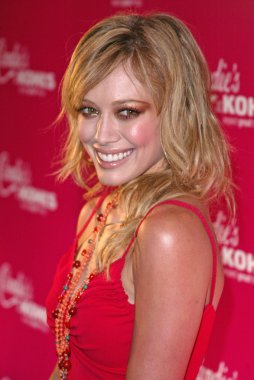 Candie's, kohl's ve hilary duff yeni bir reklam kampanyası duyurdu