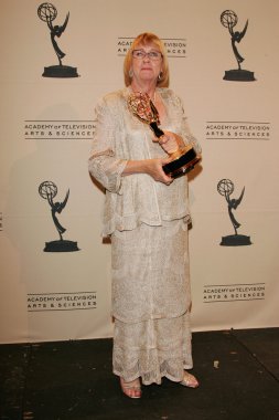 Kathryn joosten 2005 primetime yaratıcı sanatlar basın odasında emmy Ödülleri, tapınak auditorium, los angeles, ca 09-11-05