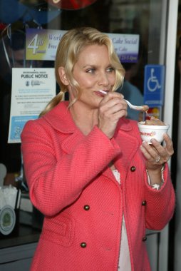 Soğuk taş süthane'nın dondurma pasta sosyal