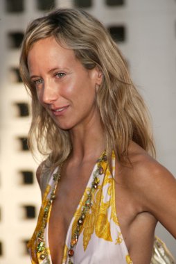 bayan victoria hervey