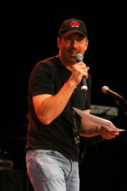 katrina yardım konseri k-dünya ve klsx tarafından barındırılan