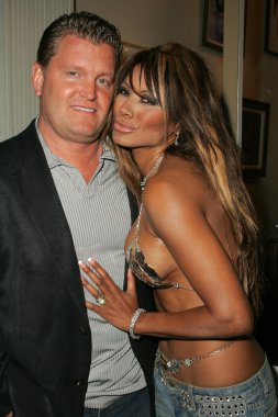 Traci bingham ve onun nişanlısı john