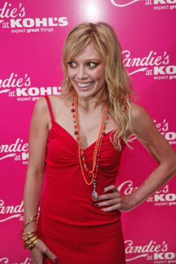 Candie's, kohl's ve hilary duff yeni bir reklam kampanyası duyurdu