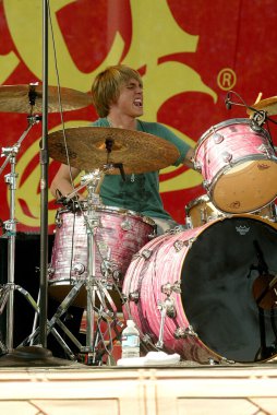 Jesse Mccartney Milton Bradley'nın Twister hamle oyun teşvik etmektedir.