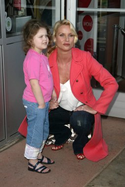 Soğuk taş süthane'nın dondurma pasta sosyal