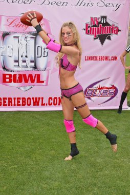 iç çamaşırı kase III kick-off