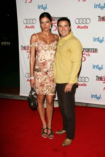 Adrianne Curry y Christopher Knight en la Gala del 75 Aniversario del Reportero de Hollywood, Pacific Design Center, Hollywood, CA 13-09-05 — Foto de Stock