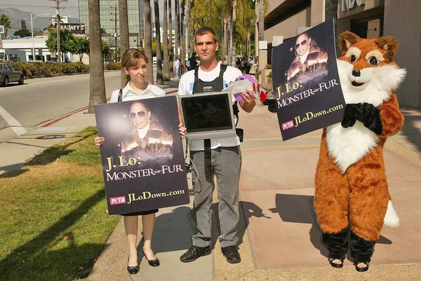 Protestas de PETA Jennifer López — Foto de Stock