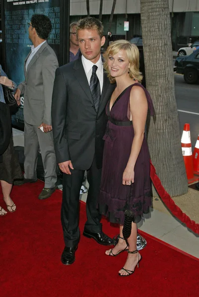 Ryan phillippe en reese witherspoon — Stockfoto