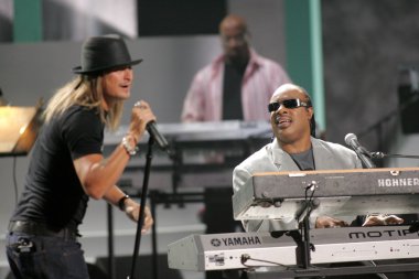 Kid rock ve stevie Dünya Müzik Ödülleri gösterisi sırasında merak ediyorum. Kodak Tiyatrosu, hollywood, ca. 08-31-05