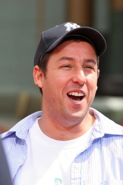 adam sandler sandlers, el ve ayak ceremoney Çin Tiyatrosu, hollywood, ca 05-17-05 Yazdır