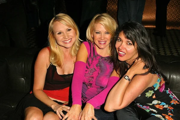 Alana Curry, Barbara Moore and Devin DeVasquez at Alana Currys Birthday Bash, Spider Club, Hollywood, CA 05-04-05 — Stock Photo, Image