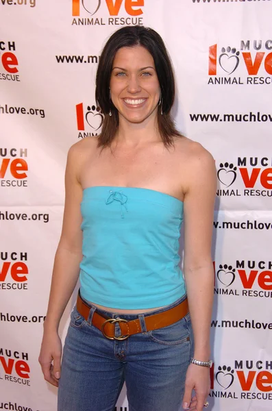 Katherin Weisbeck en la tienda Much Love Animal Rescue ShopTil You Drool Benefit, 5th and Sunset Studios, Los Angeles, CA 04-30-05 — Foto de Stock