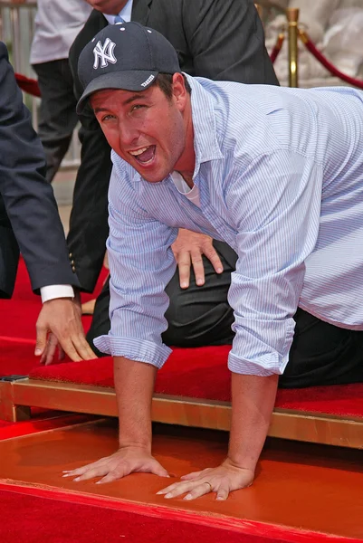 Adam Sandler at Sandlers Hand and Foot Print Ceremoney at the Chinese Theater, Hollywood, CA 05-17-05 — Stock Photo, Image