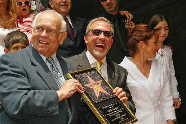 Emilio estefan τίμησε με ένα αστέρι για το Χόλιγουντ με τα πόδια της φήμης — Φωτογραφία Αρχείου