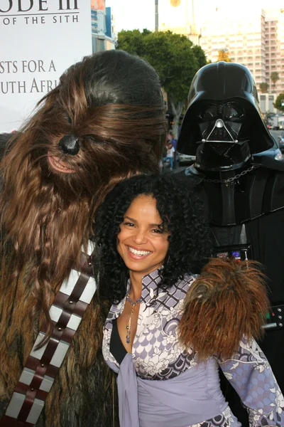 Victoria Rowell wears "Star Wars" Charity Necklace — Stock Photo, Image