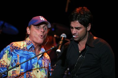 katrina yardım konseri k-dünya ve klsx tarafından barındırılan