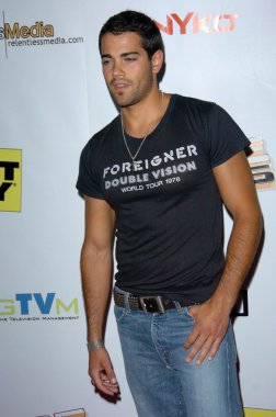 içinde: e3 2005 partisi