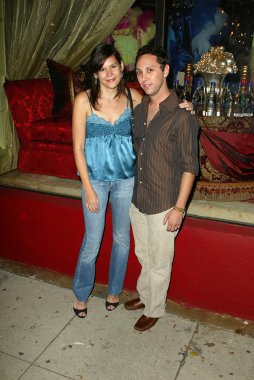 Kasırga Rölyef kokteyl parti Cindy margolis tarafından barındırılan