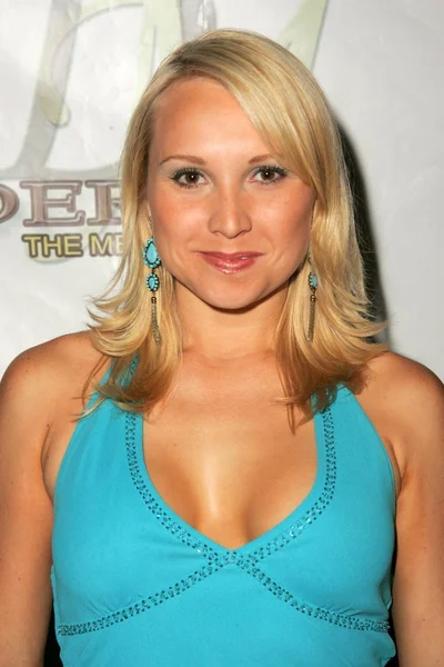 açılış dermix tıbbi spa adlı alana köri. dermix tıbbi spa, toluca lake, ca. 09-29-05