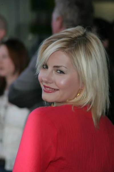 Elisha Cuthbert — Stockfoto