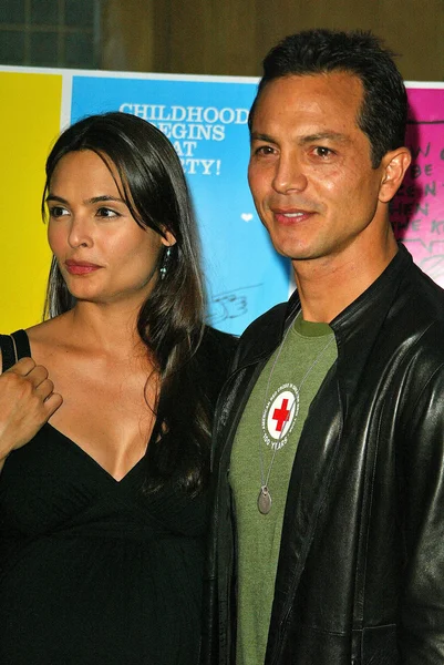 Talisa Soto y Benjamin Bratt — Foto de Stock